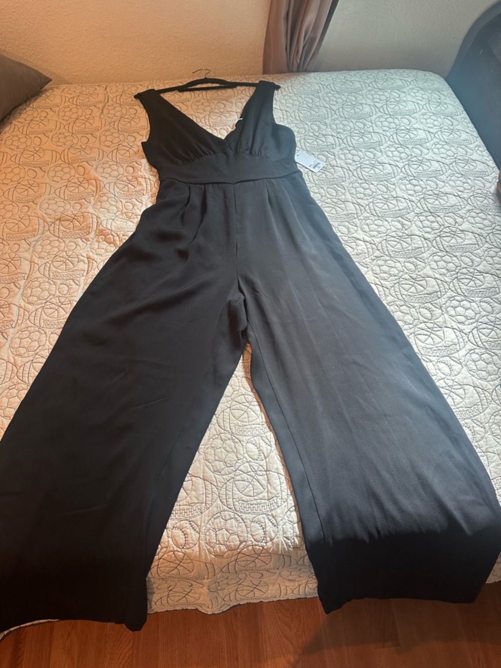 INTEMPO Classic Black V-Neck jumpsuit Dress with Defined Waist - Picture 3 of 5